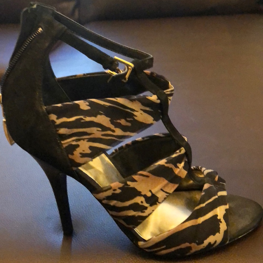 Shoes - Picture 2 of 4